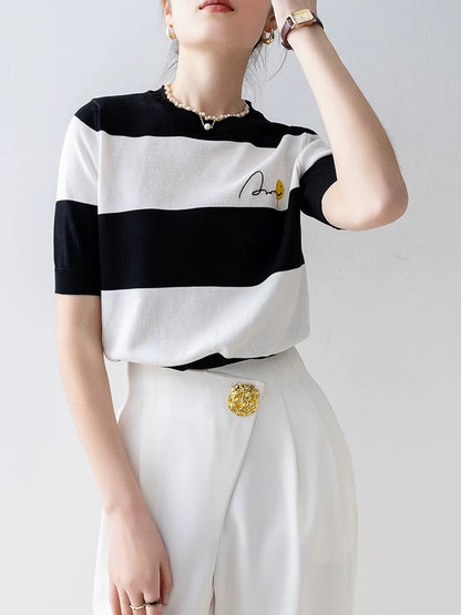 2025 New Summer Black and White Striped Sweater Short Sleeve Loose Round Neck T-shirt Bottoming Shirt French Top Women