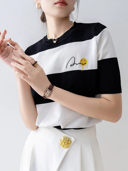 2025 New Summer Black and White Striped Sweater Short Sleeve Loose Round Neck T-shirt Bottoming Shirt French Top Women