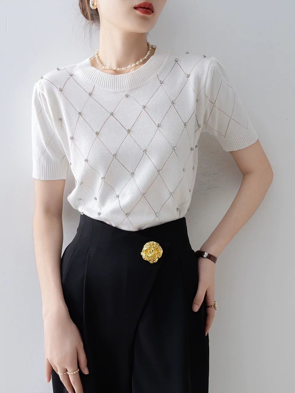 Hollow diamond ice silk knit sweater short-sleeved women's clothing 2025 new summer white round neck thin small style top