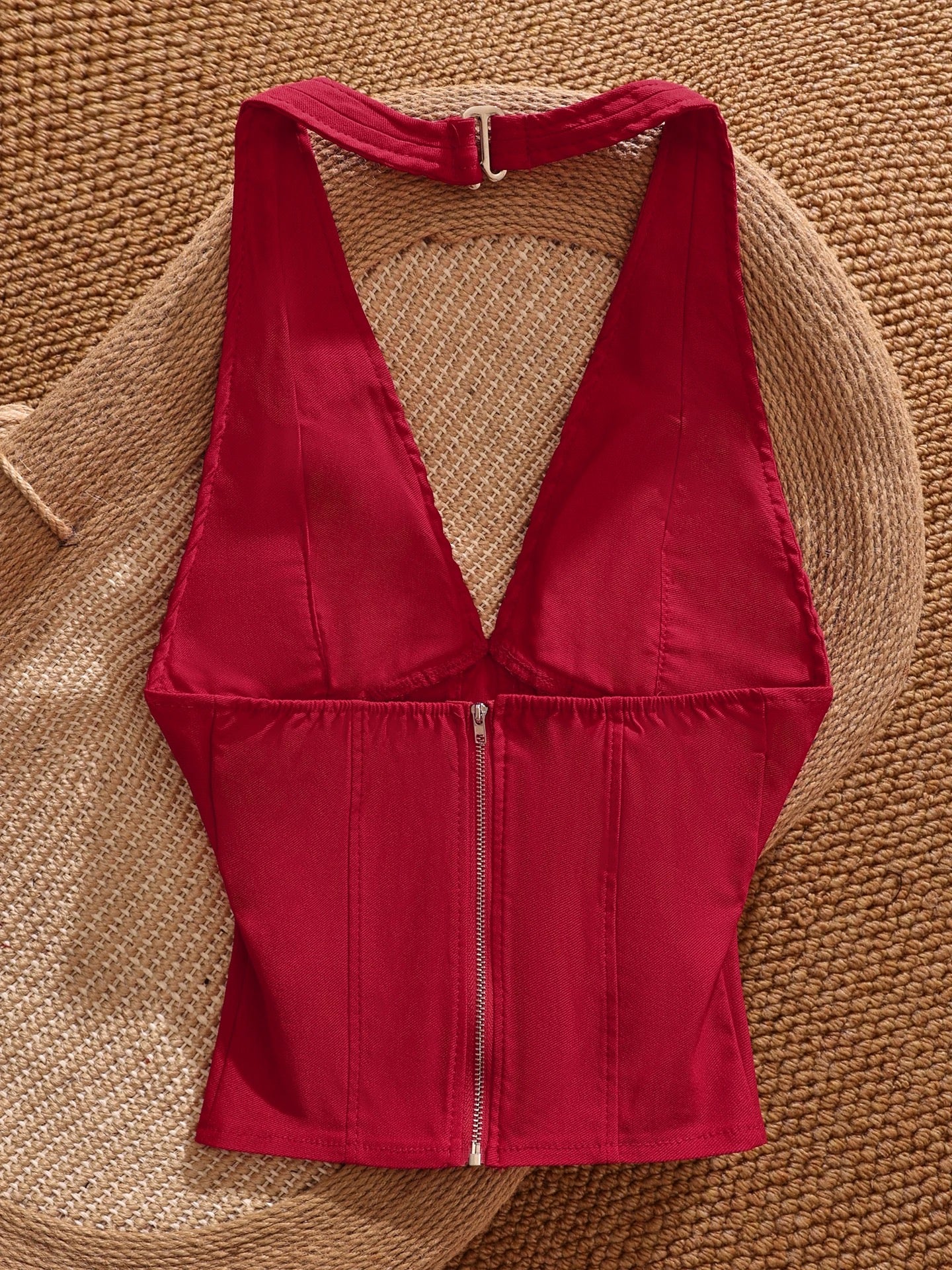 American-style sexy deep V-neck halter neck tie waist vest, red, slim fit, fashionable and versatile top