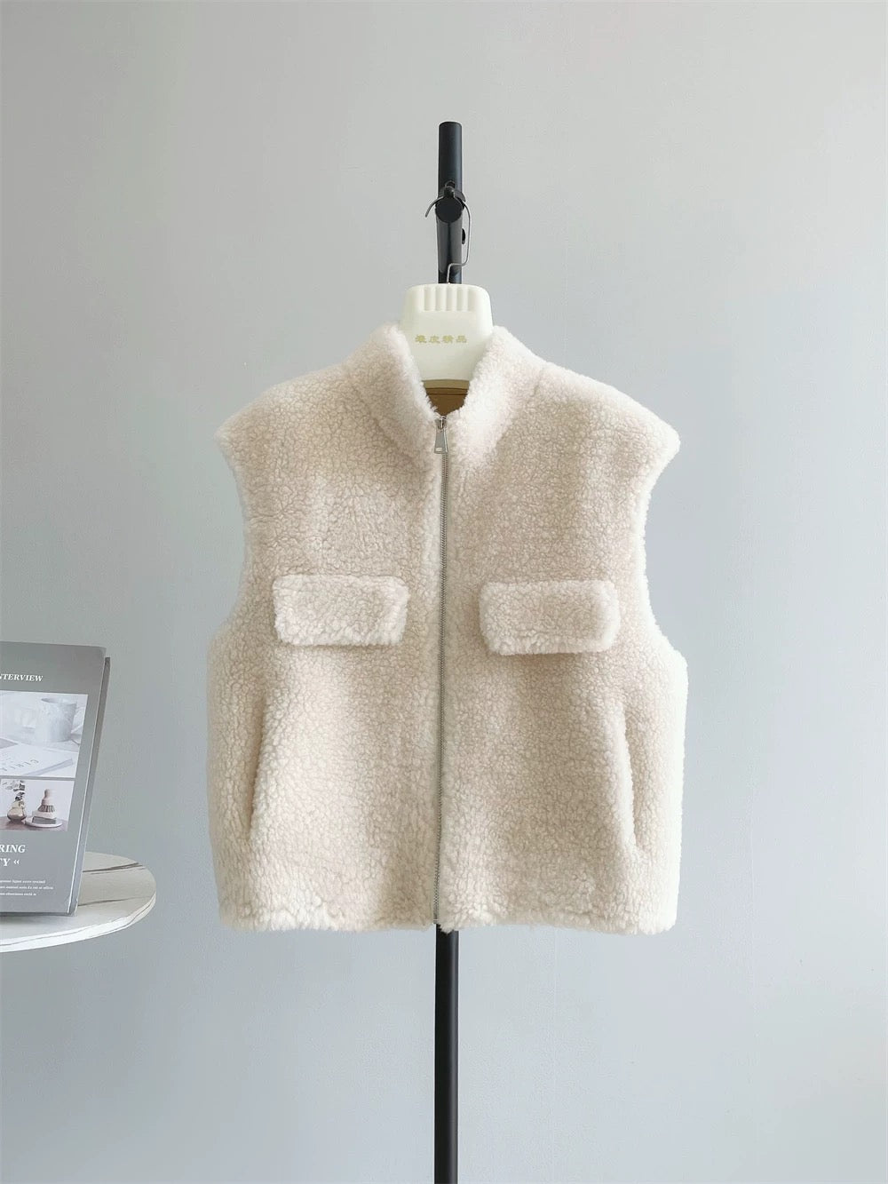 Xiaoqiao same style sheep shearling 2025 winter new thick grain fur one-piece shoulder zipper vest vest female B119