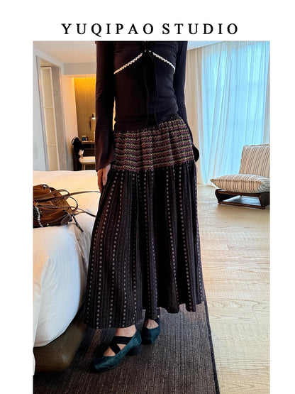 Plus-size women's retro brown midi skirt, high-waisted, A-line, color-blocked striped long skirt, perfect for autumn and winter, concealing hips.