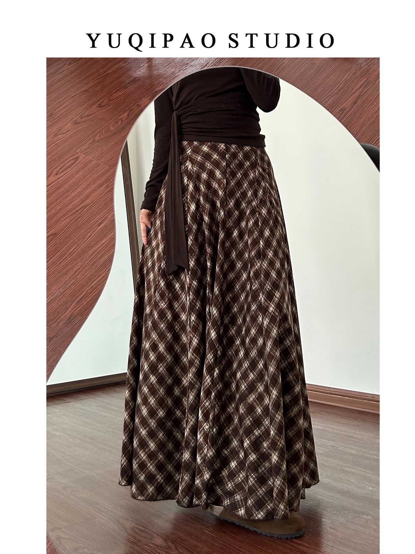 Plus-size women's retro plaid midi skirt, high-waisted, hip-covering A-line skirt, mid-length, slimming pleated skirt.