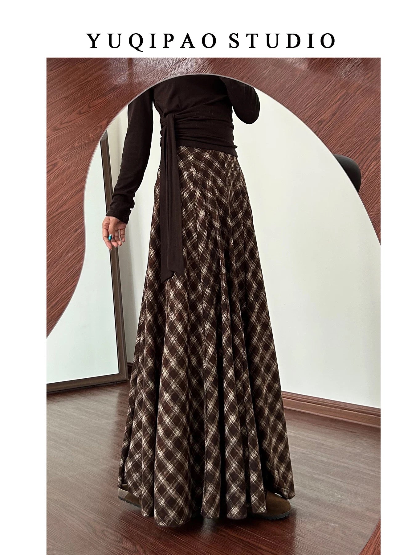 Plus-size women's retro plaid midi skirt, high-waisted, hip-covering A-line skirt, mid-length, slimming pleated skirt.