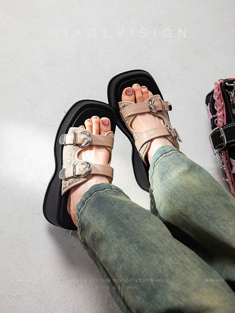 "Wonderful Couple" California College ~ Thick-soled wedge sandals for women's summer outer wear hot girl style casual high-heeled sandals