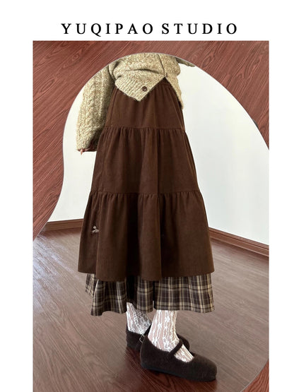 Plus-size women's retro brown corduroy plaid midi skirt, winter tiered plaid A-line skirt.