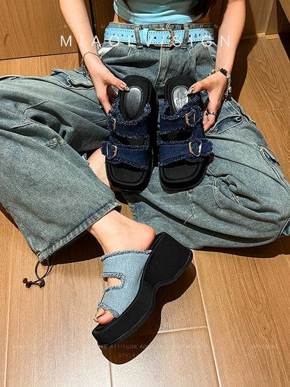 "Wonderful Couple" California College ~ Thick-soled wedge sandals for women's summer outer wear hot girl style casual high-heeled sandals