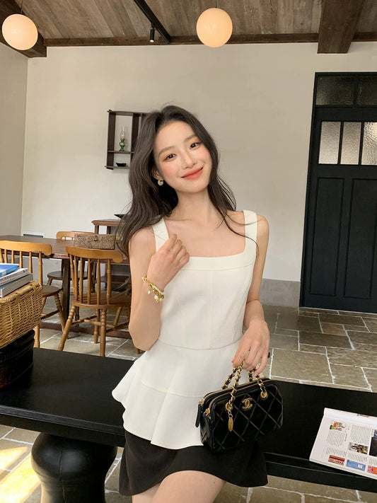 Lu Jianxi French-style square neckline-inspired slim-fit vest for women, summer 2026 new style, ruffled hem, slimming top.