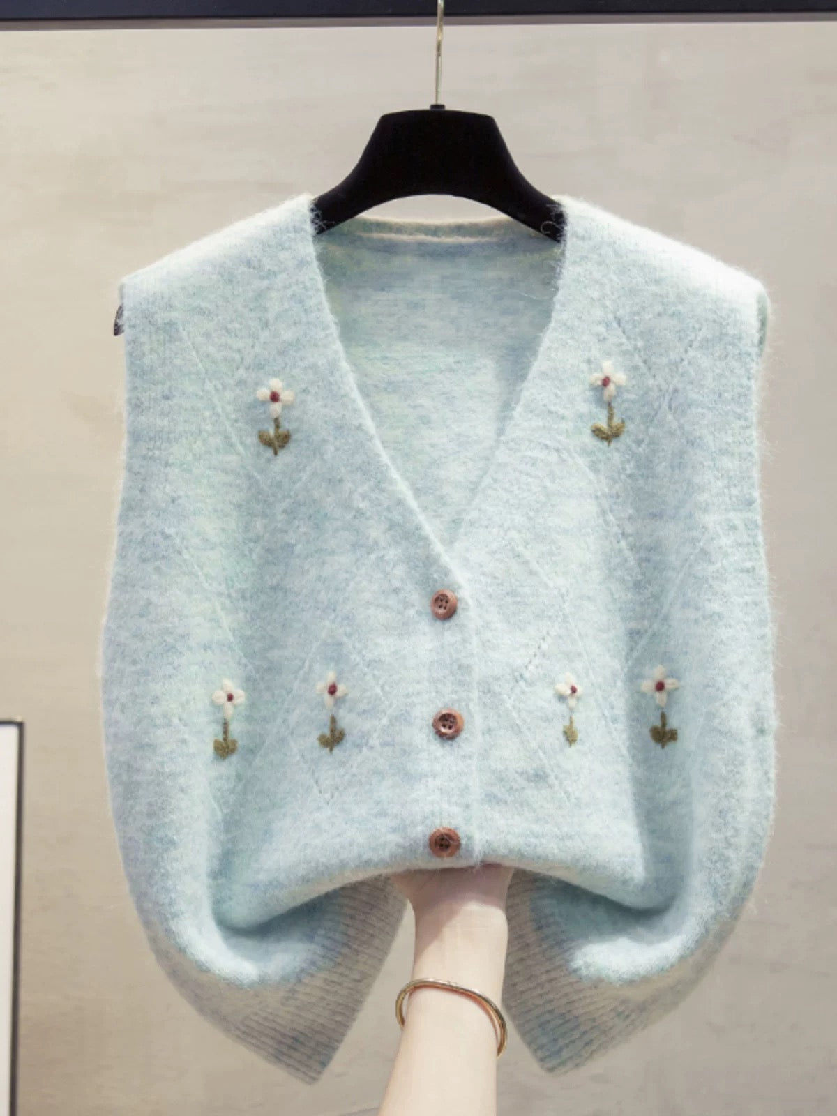 Handmade flower cardigan v-neck knitted vest vest women 2025 autumn and winter new loose outer wear vest sweater waistcoat