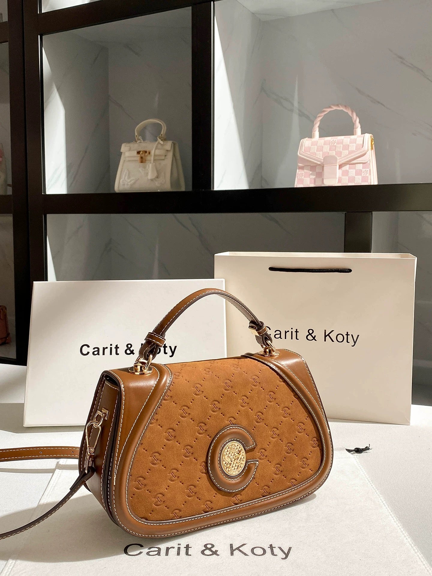 Carit Koty Retro Fashion Embossed Saddle Bag for Women, 2025 Autumn/Winter New Style, High-End Shoulder/Crossbody Bag