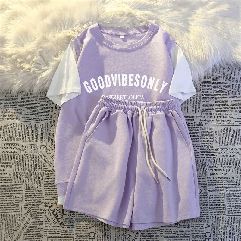 A complete set of casual sportswear for petite girls in summer, college style, tall and slim shorts, fake two-piece suit