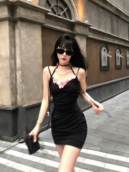 Aunt Barbie's holiday style suspender dress for women new summer French pure lust hot girl flower halter neck hip skirt