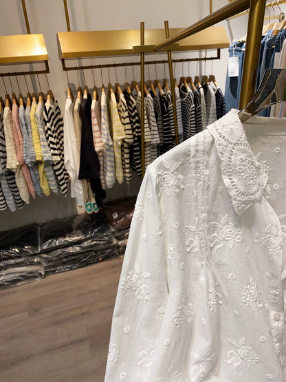 [Xiao Ai's Shop Photos] White Collared Embroidered Lace Shirt for Women, New Spring Style, Elegant and Slimming Shirt