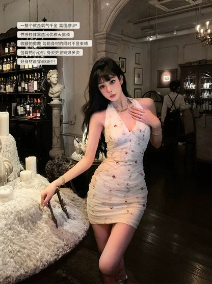 Aunt Barbie holiday style halterneck dress for women summer new backless floral hottie hip-hugging flower suspender skirt