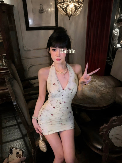Aunt Barbie holiday style halterneck dress for women summer new backless floral hottie hip-hugging flower suspender skirt