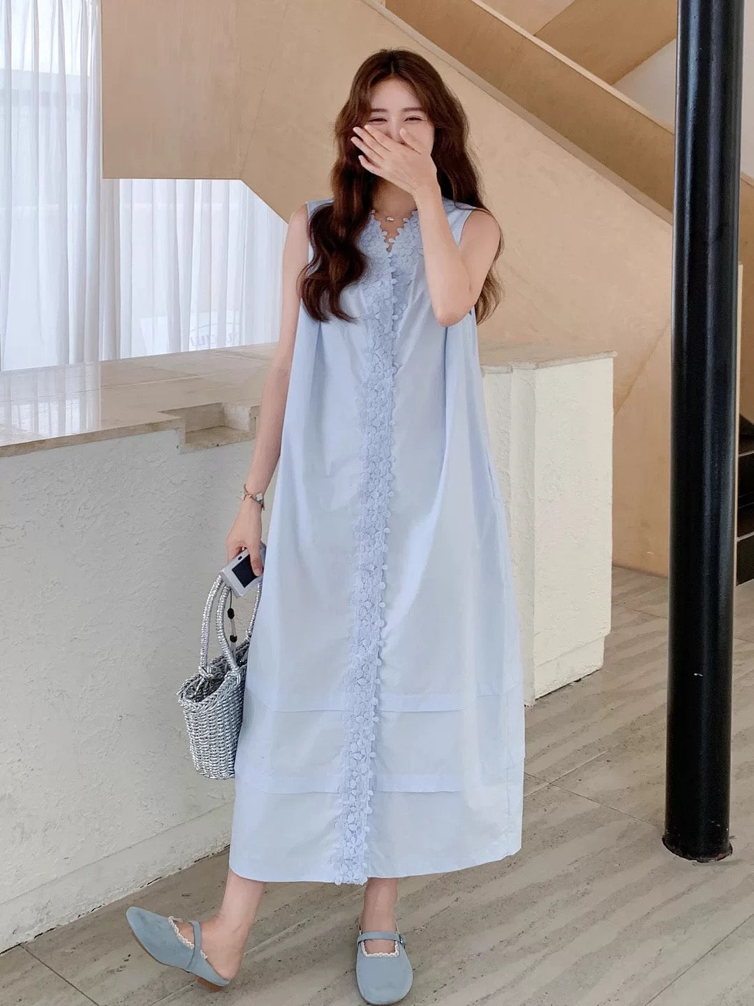 Celebrity temperament light blue heavy lace dress female 2025 summer French style high-end sleeveless vest dress