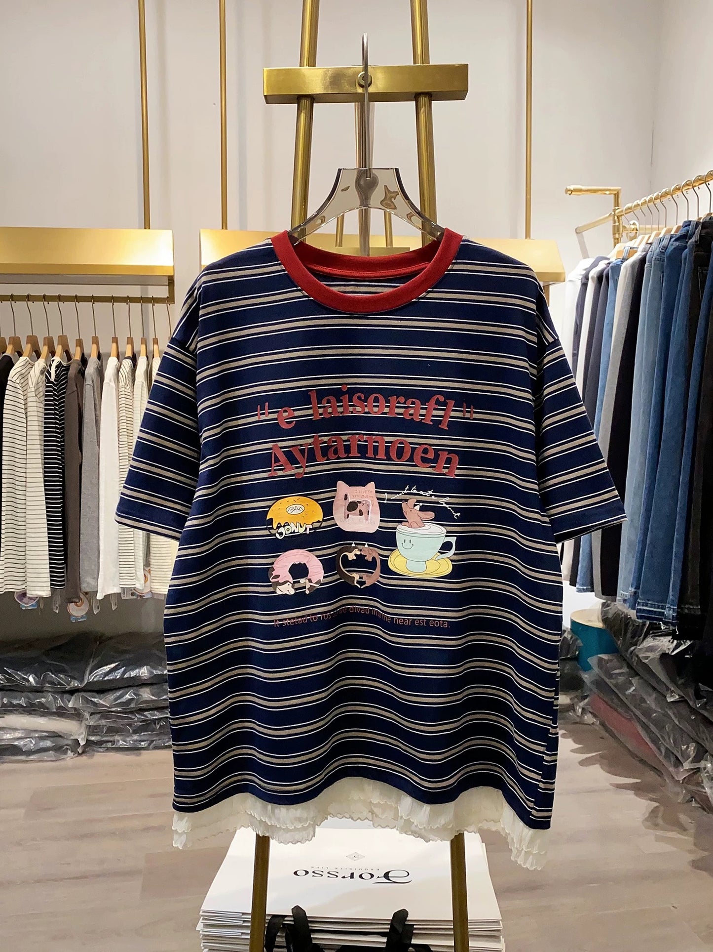 [Xiao Ai's Stall Photos] Cute Pig Cartoon Striped Short-Sleeve T-Shirt, Women's Summer Lace Patchwork Top