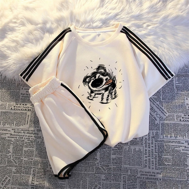 American sportswear suit for women 2025 summer fashion student three-bar short-sleeved casual shorts two-piece suit national trend