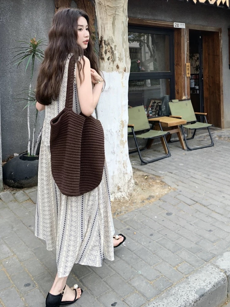 Retro age-reducing ethnic style printed sleeveless dress for women 2025 summer Yunnan vacation tourism atmosphere long dress