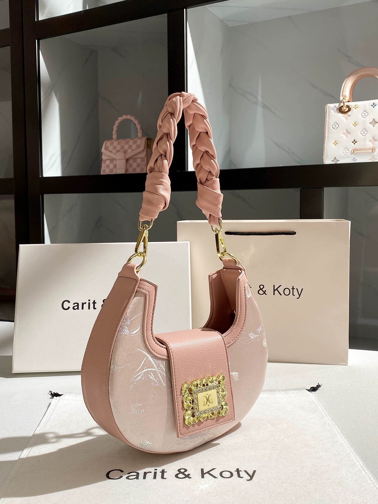 Carit Koty French Embroidered Crescent Moon Underarm Bag for Women, 2025 Autumn/Winter New High-End Woven Underarm Bag