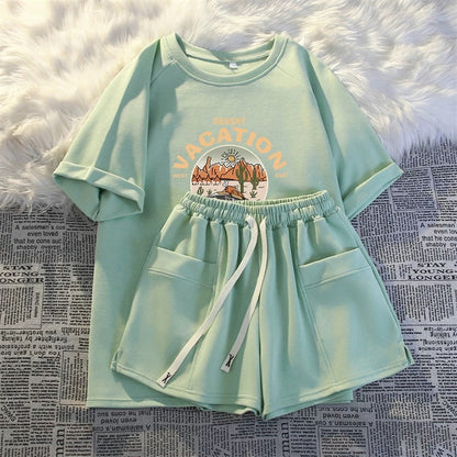 Fashion casual two-piece suit for women in summer short-sleeved shorts for running loose small students tall sportswear suit