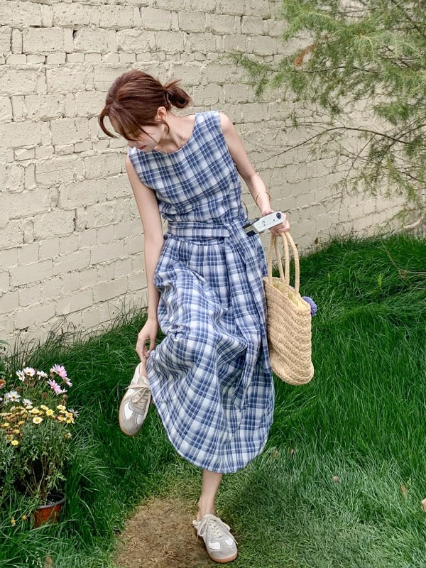 Korean style petite retro plaid vest dress female 2025 summer new temperament literary style knee-length skirt