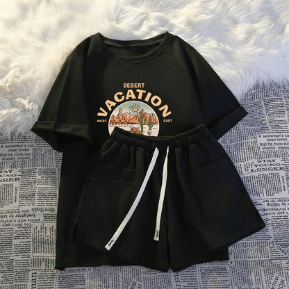 Fashion casual two-piece suit for women in summer short-sleeved shorts for running loose small students tall sportswear suit