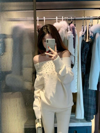 Off-the-shoulder white moonlight rhinestone long-sleeved knit sweater for women, autumn and winter, exquisite and high-end, pure and sexy loose top.
