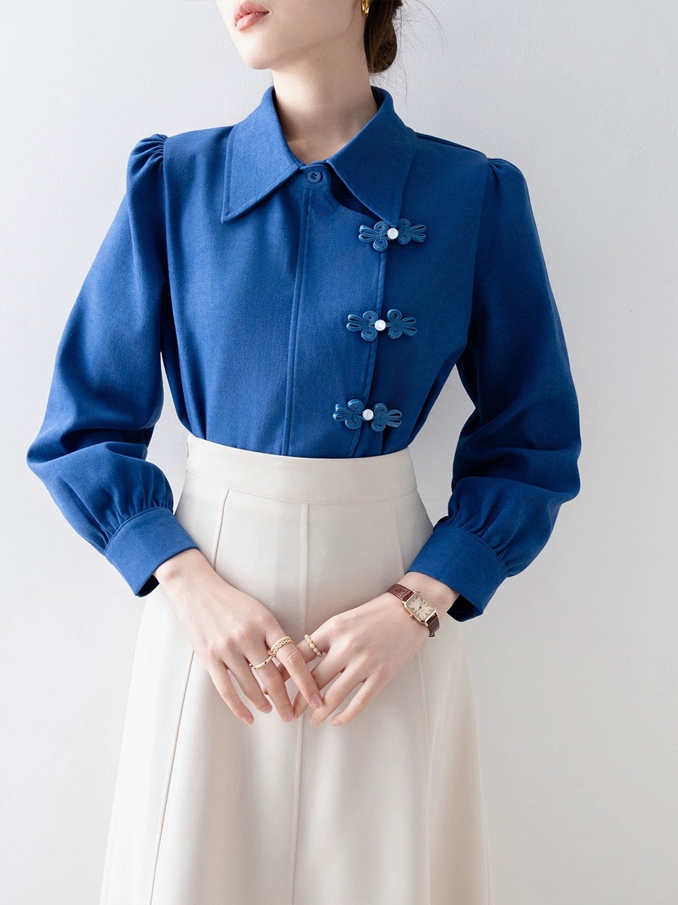 Shirts for women 2024 early spring new style French shirts new Chinese button design autumn and winter thickened long-sleeved tops