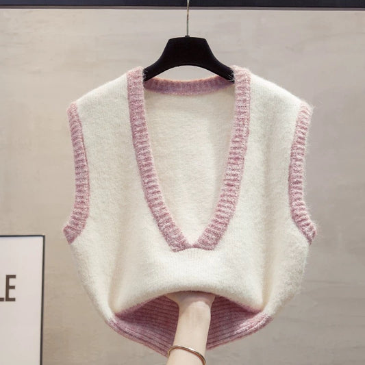V-neck knitted vest women's 2025 autumn and winter new loose outer wear vest layered with sweater waistcoat trend