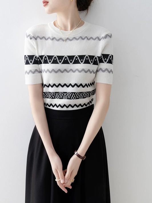 White round neck wave striped sweater female 2025 new summer slim fit pullover unique beautiful short-sleeved top