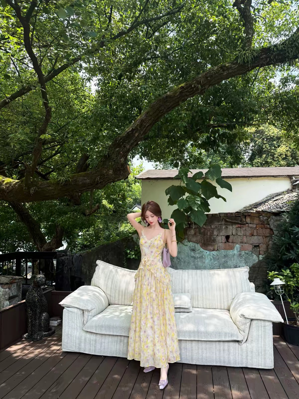 Yu Xiaoxiao [Sunlight Rose] Stylish & Elegant Summer Maxi Dress: Inverted-V Waist, Ruffled Details, and Spaghetti Straps