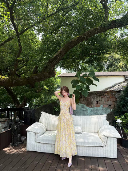 Yu Xiaoxiao [Sunlight Rose] Stylish & Elegant Summer Maxi Dress: Inverted-V Waist, Ruffled Details, and Spaghetti Straps