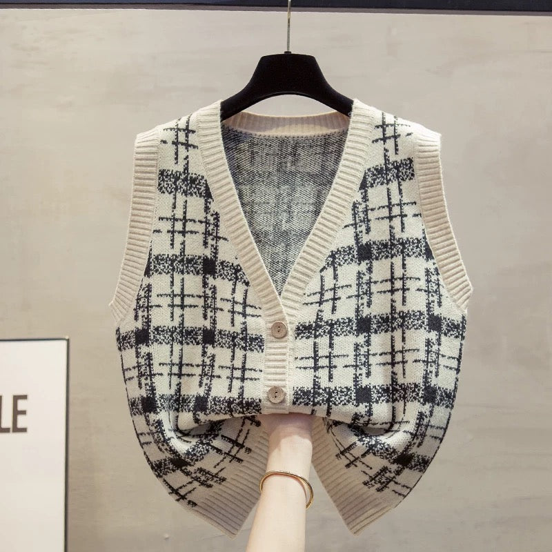 V-neck knitted cardigan vest vest women 2025 autumn and winter new loose outer wear vest layered sweater waistcoat trend