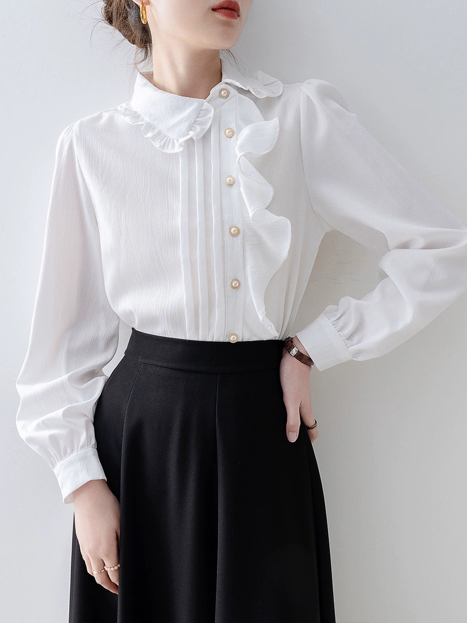 2024 spring women's slant collar ruffled lace white shirt French high-end shirt early spring new long-sleeved top