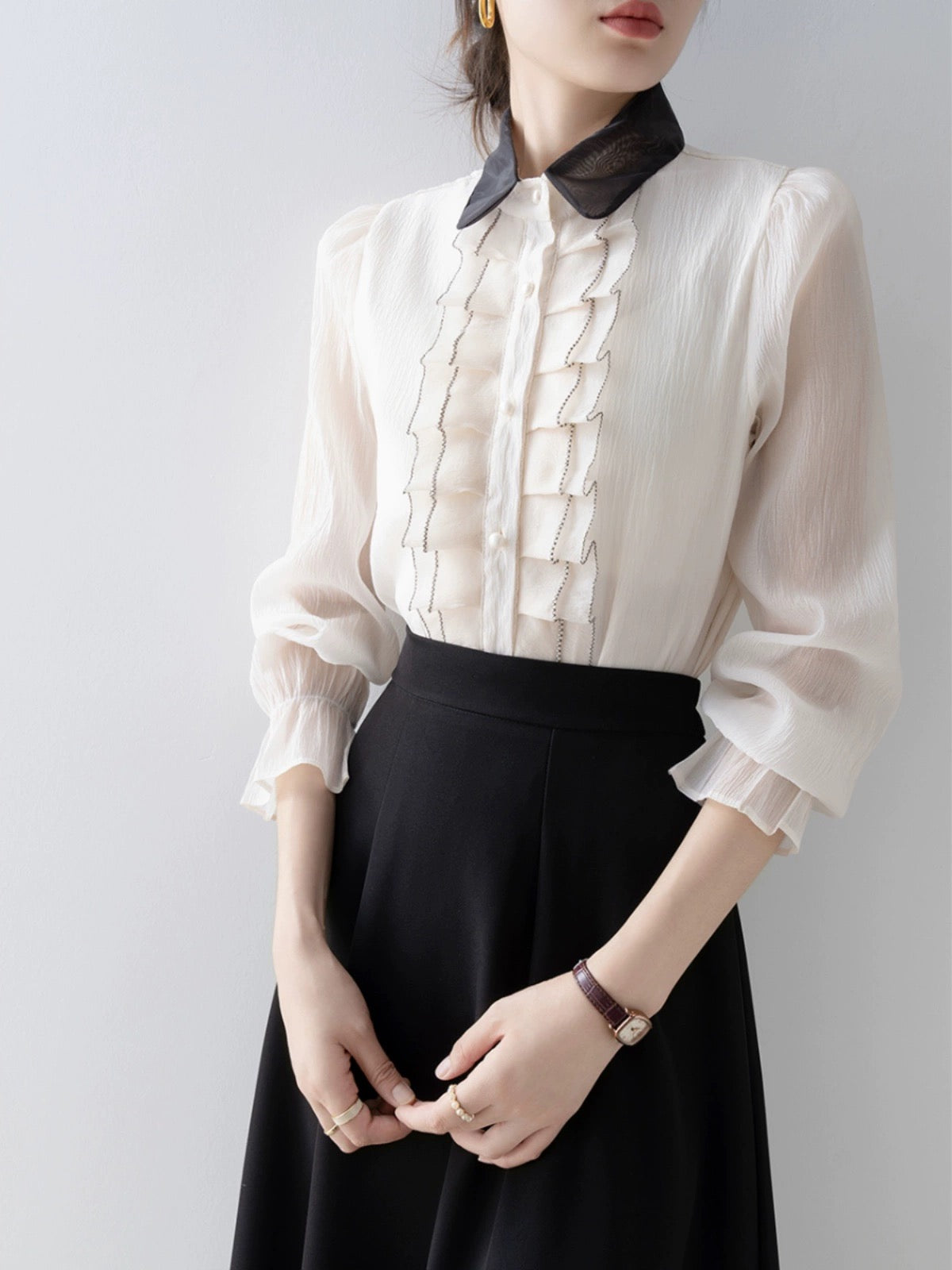 French retro ruffled embroidered pleated apricot shirt early autumn new 2023 workplace light and mature style women's top