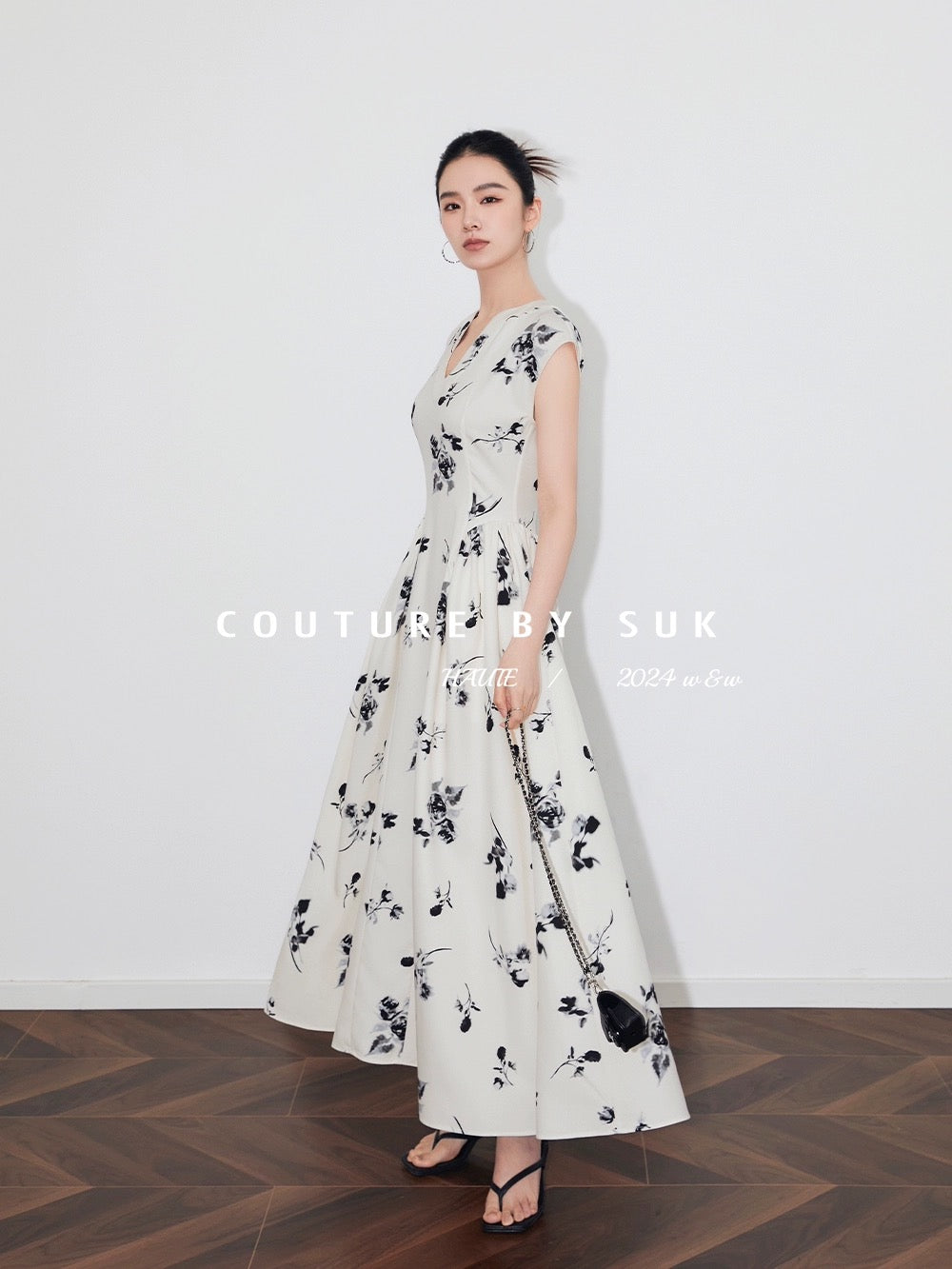 SUK's beautiful clear song! Elegant ink floral French lady-like V-neck raglan sleeves full-length dress