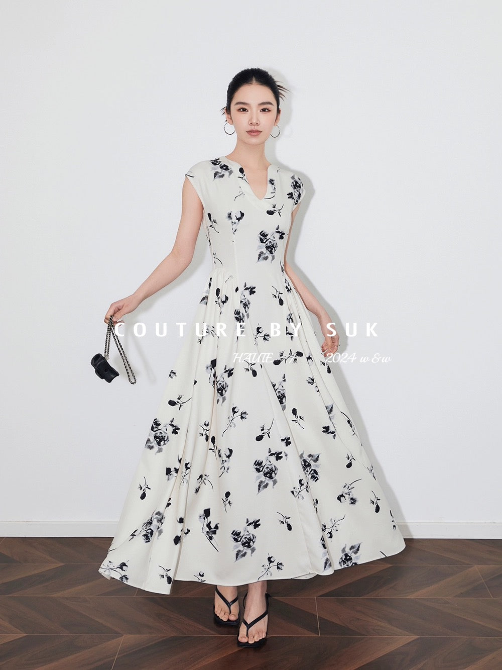 SUK's beautiful clear song! Elegant ink floral French lady-like V-neck raglan sleeves full-length dress