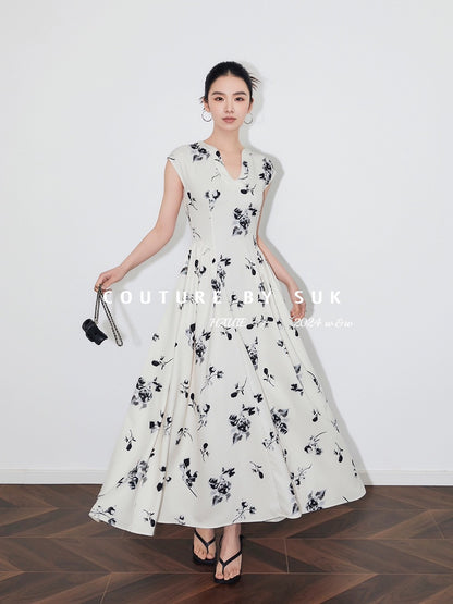 SUK's beautiful clear song! Elegant ink floral French lady-like V-neck raglan sleeves full-length dress