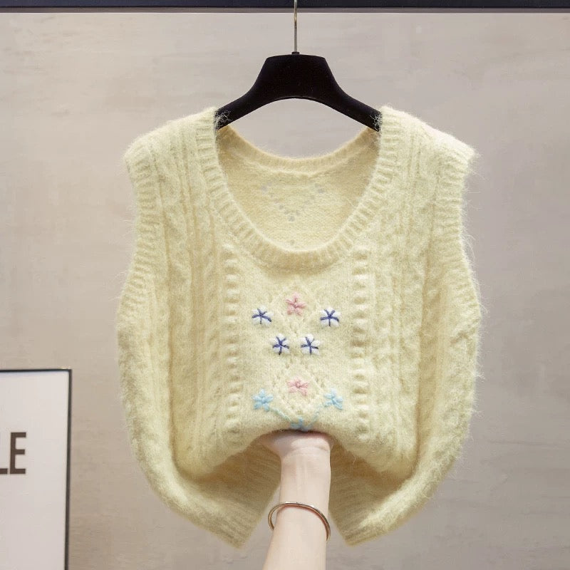 Handmade flower hollow round neck knitted vest vest women 2025 autumn and winter new loose outer wear vest sweater waistcoat
