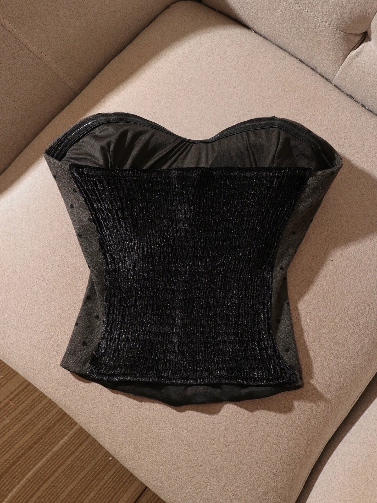French-style bow-tie strapless vest for women, unique style, slim fit, polka dot top, sophisticated, sweet and spicy, pure and alluring.