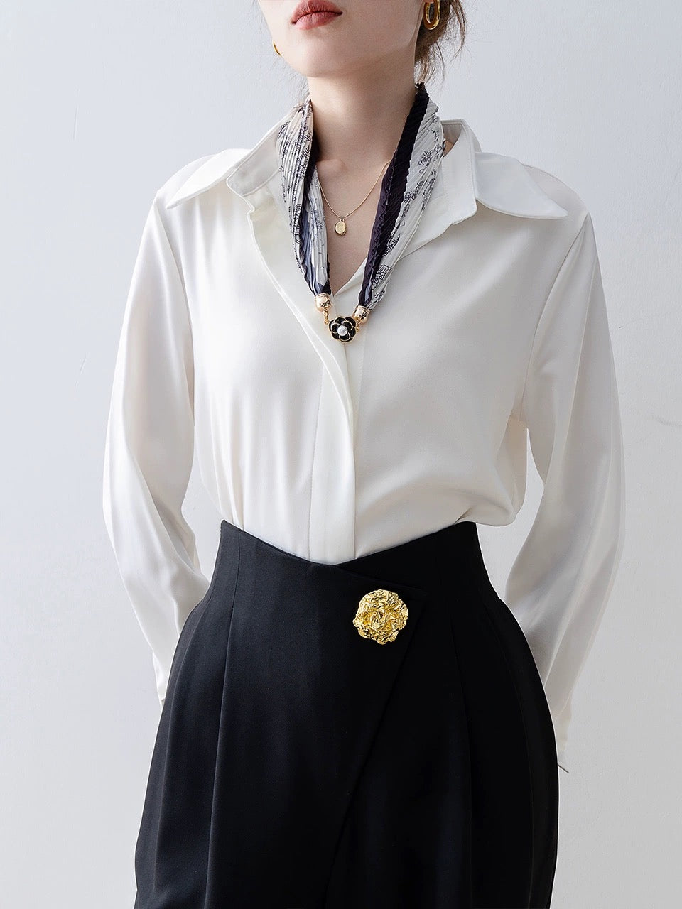 Spring women's 2024 new acetate satin shirt French shirt high-end wear long-sleeved top for small people
