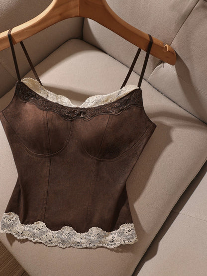French-style sexy lace-trimmed camisole for women, slim fit, with bra padding, trendy and high-end outerwear.