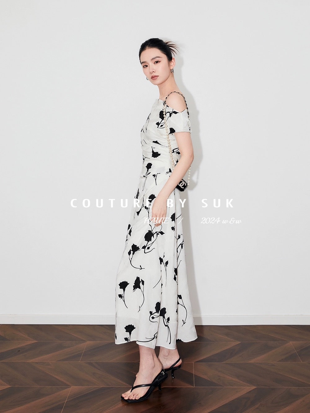 SUK Beautiful lady! 2024 New French Printed Long Skirt Summer White Sloping Shoulder Temperament Dress for Women