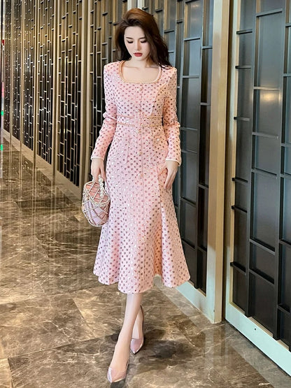 European station pink dress, early autumn women's clothing, dignified and elegant, small fragrant square collar, elegant high-end fishtail skirt for ladies