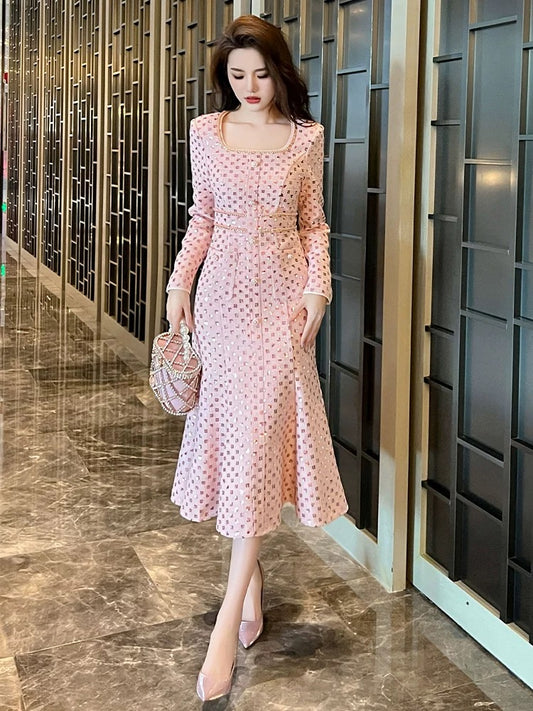 European station pink dress, early autumn women's clothing, dignified and elegant, small fragrant square collar, elegant high-end fishtail skirt for ladies