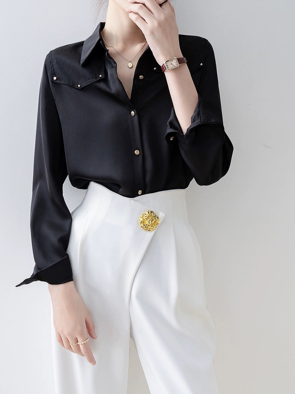 2024 early spring new style this year's popular black shirt French unique unique top spring women's shirt