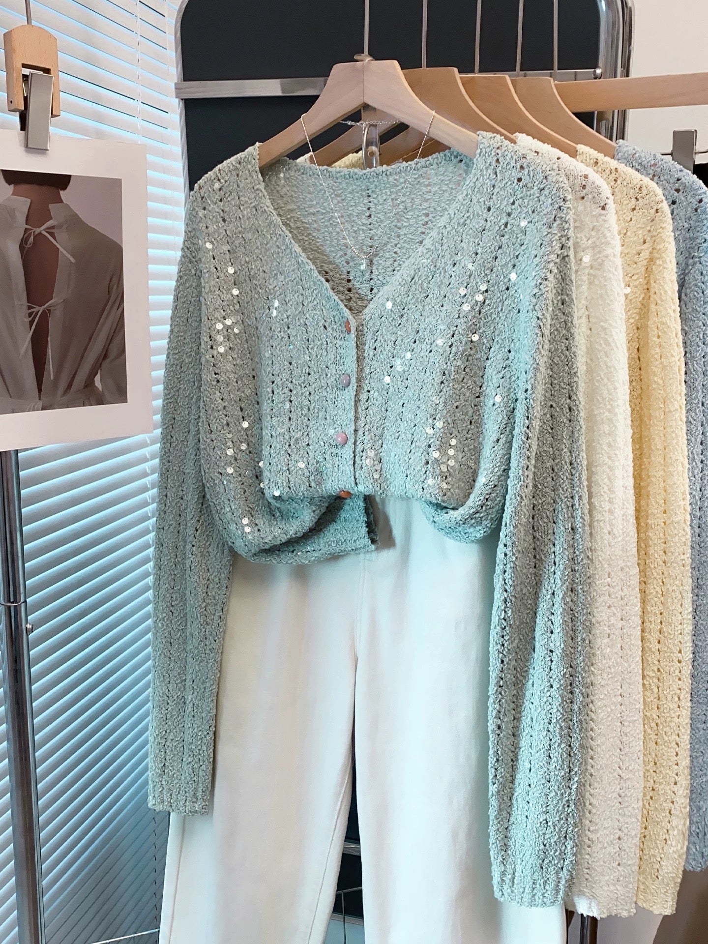 Sequined hollow special yarn v-neck sweater jacket women 2025 autumn new loose outer wear knitted cardigan