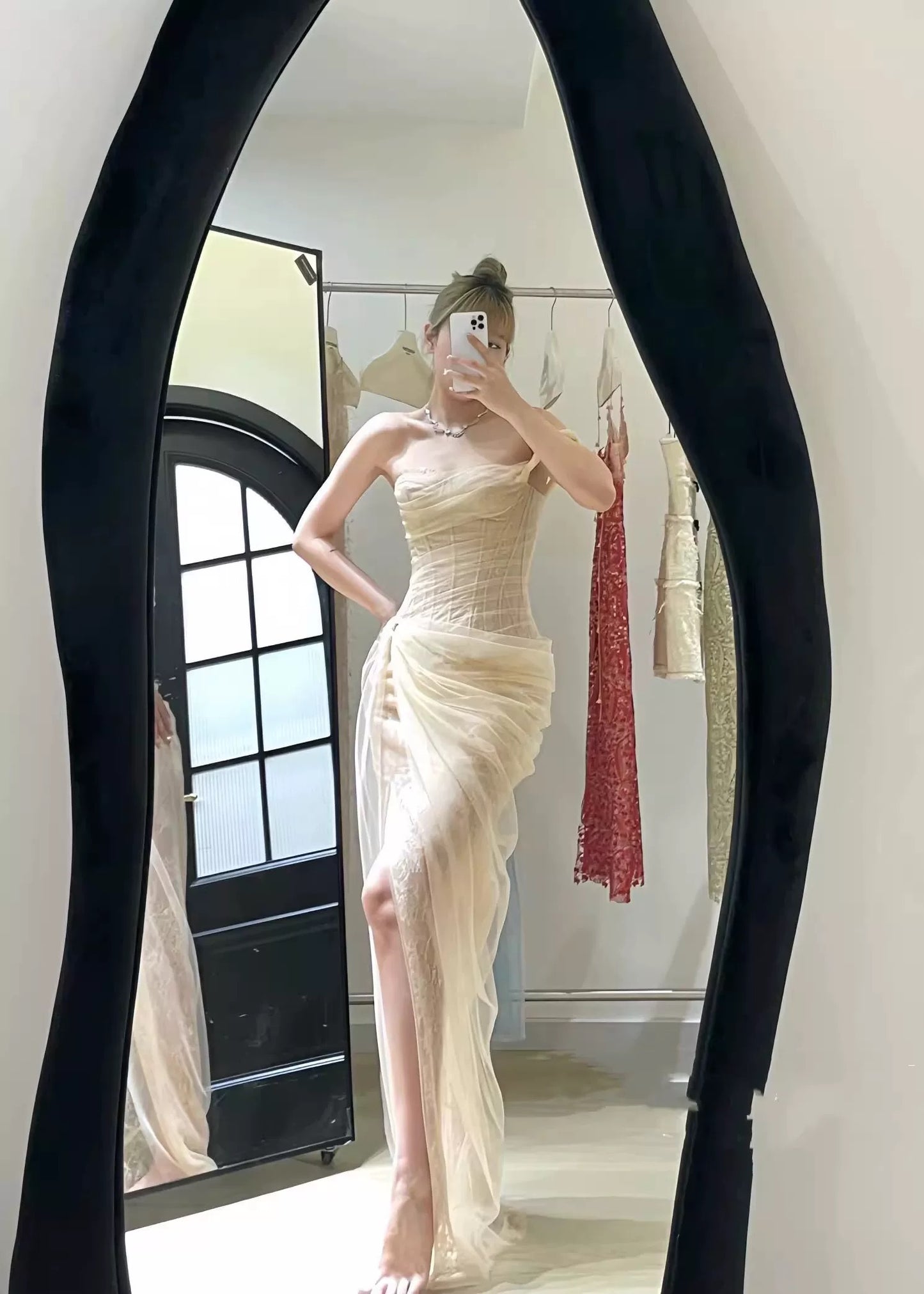 Vietnam's niche light gauze tube top suspender dress, high-end dress, salt style, light and mature style mesh skirt, seaside D6655