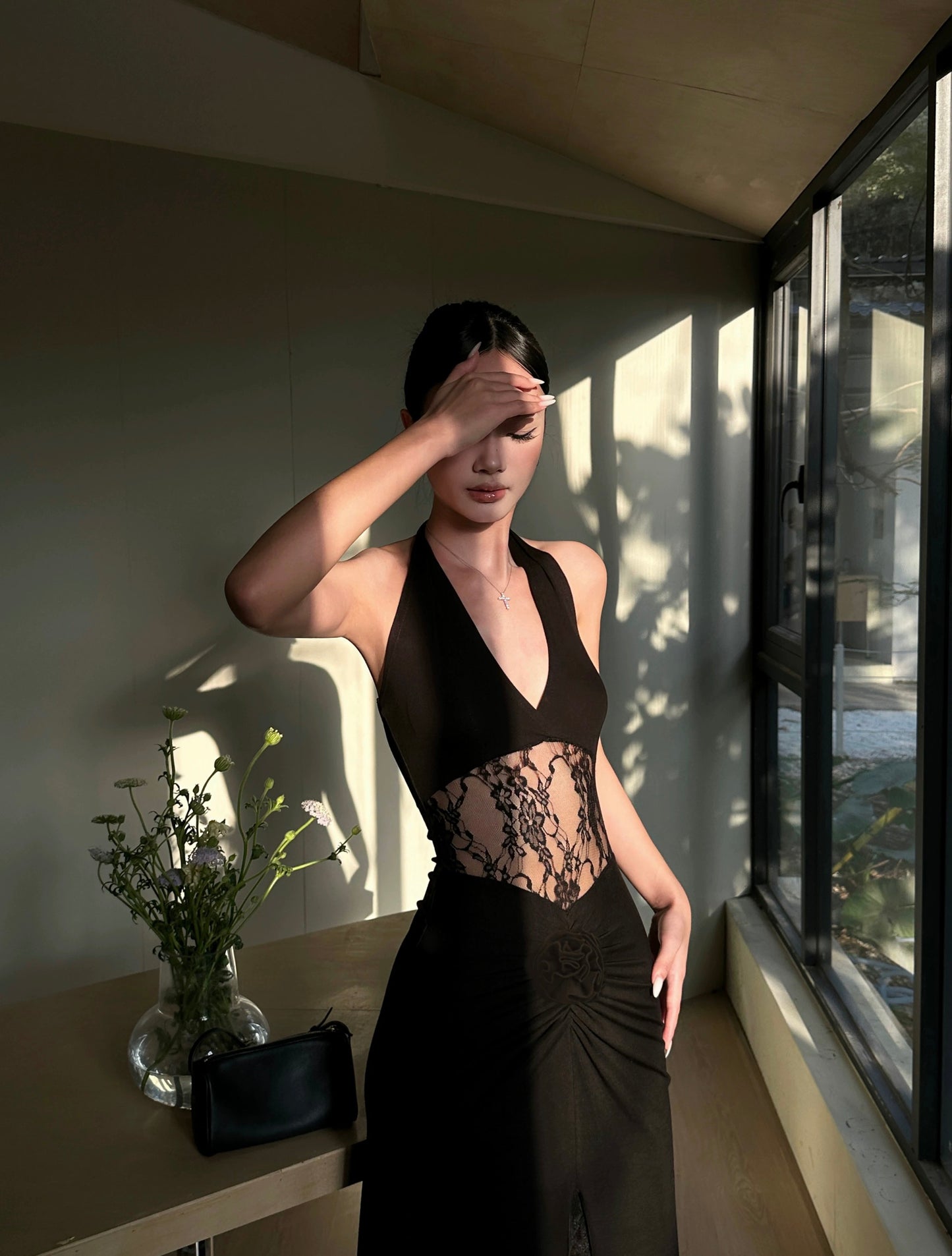 VENUIE French-style black halter neck dress, sexy lace adult evening gown, waist-cinching, slimming, elegant long dress